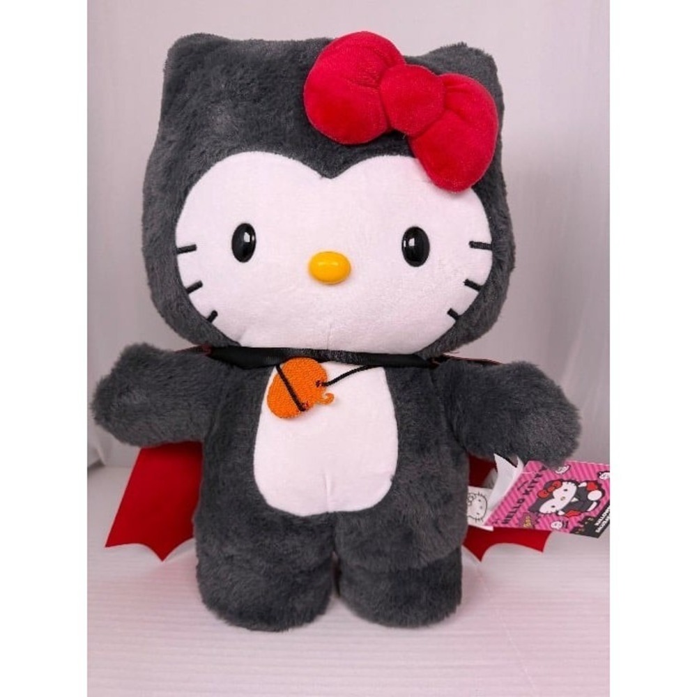 NWT -‎ Hello Kitty Dracula  Halloween Greeter 2025